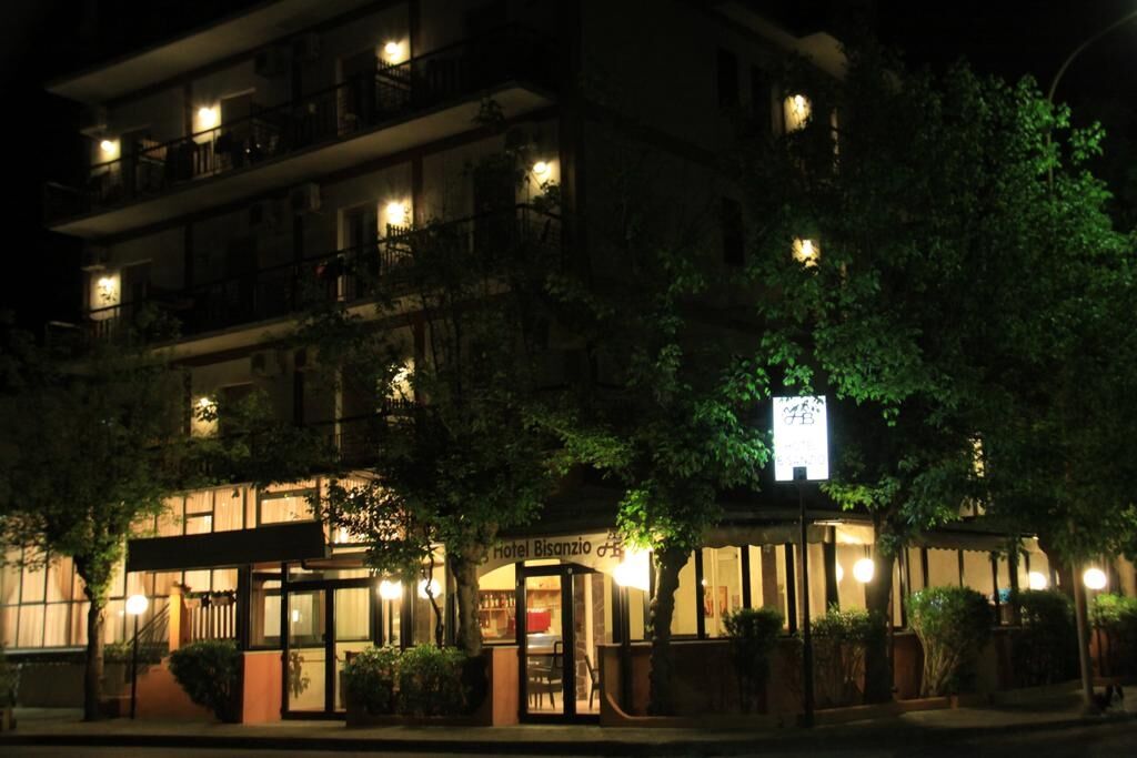 Hotel Bisanzio Cervia Exterior foto