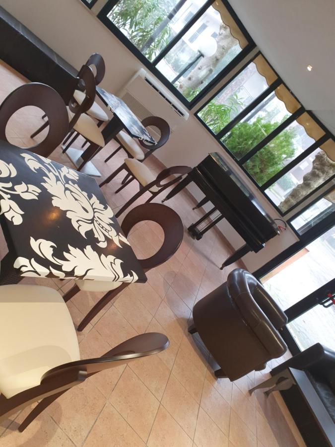 Hotel Bisanzio Cervia Exterior foto